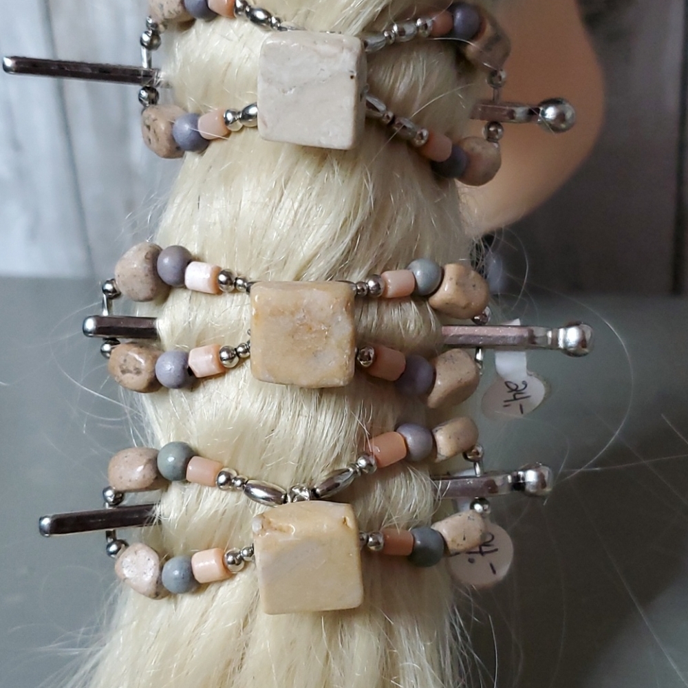Retired LillaRose Stone Flexi Clip